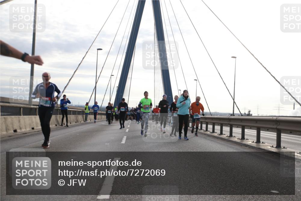 03.10.2024 - Köhlbrandbrückenlauf Jannik Wohlers http://msf.ph/oto/7272069 03.10.2024 09:31:33 Position 1 2800 meine-sportfotos.de