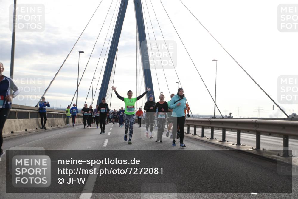 03.10.2024 - Köhlbrandbrückenlauf Jannik Wohlers http://msf.ph/oto/7272081 03.10.2024 09:31:34 Position 1 2843, 3153 meine-sportfotos.de