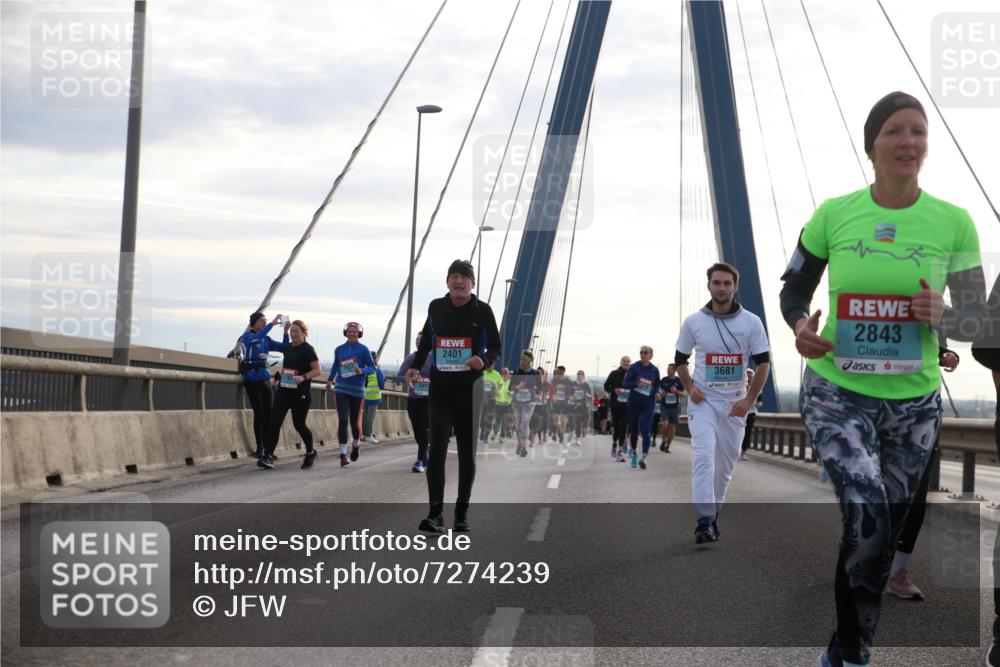 03.10.2024 - Köhlbrandbrückenlauf Jannik Wohlers http://msf.ph/oto/7274239 03.10.2024 09:31:37 Position 1 2924, 2401, 3681, 2843 meine-sportfotos.de