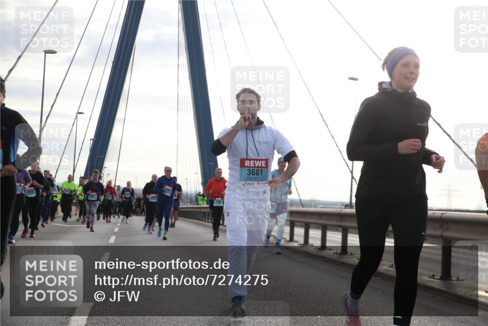 03.10.2024 - Köhlbrandbrückenlauf Jannik Wohlers http://msf.ph/oto/7274275 03.10.2024 09:31:38 Position 1 3681 meine-sportfotos.de