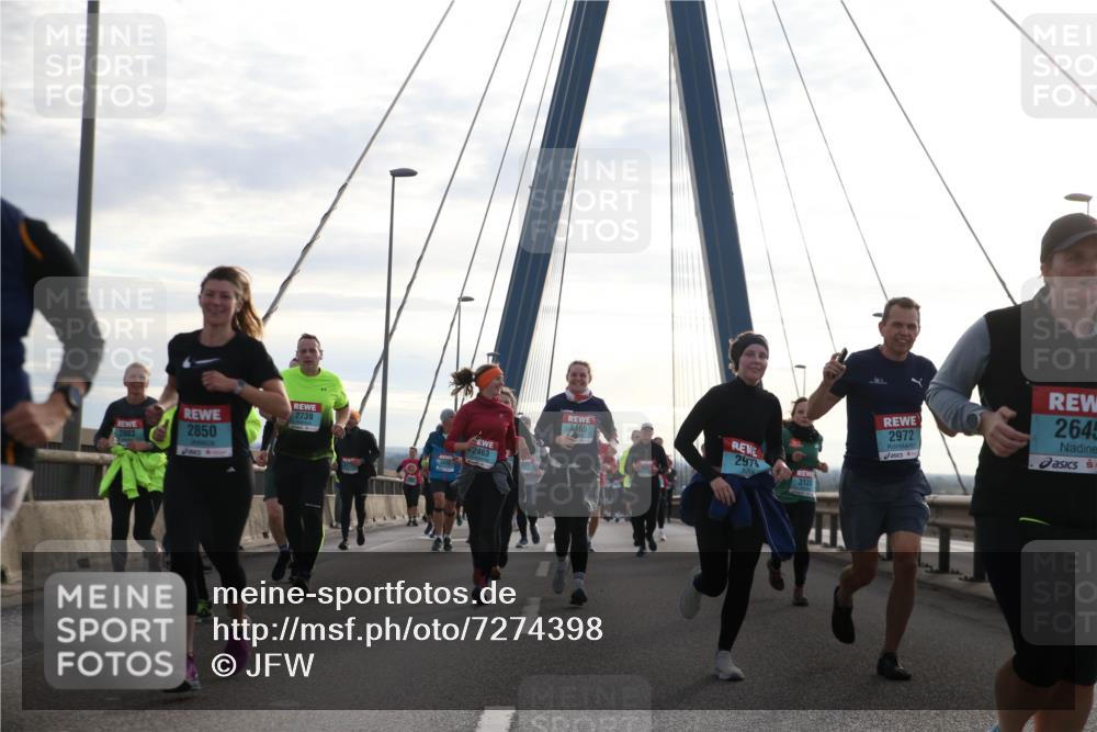 03.10.2024 - Köhlbrandbrückenlauf Jannik Wohlers http://msf.ph/oto/7274398 03.10.2024 09:31:46 Position 1 2850, 2465, 2739, 297, 2463, 3128, 2972, 2645 meine-sportfotos.de
