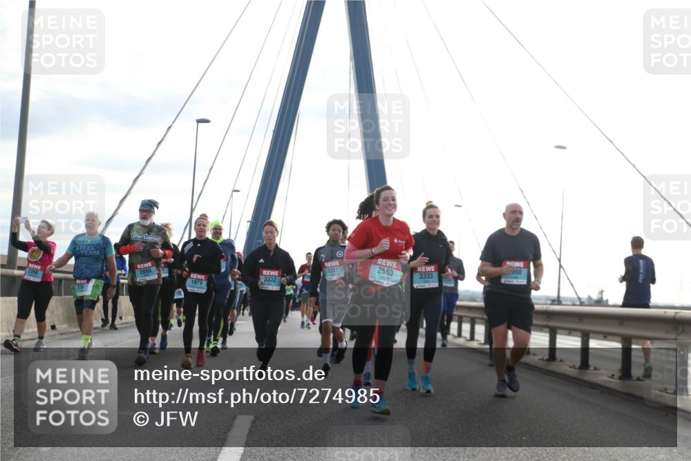 03.10.2024 - Köhlbrandbrückenlauf Jannik Wohlers http://msf.ph/oto/7274985 03.10.2024 09:32:01 Position 1 2065, 3331, 1979, 3332, 2396, 2700, 2563, 990, 3333 meine-sportfotos.de