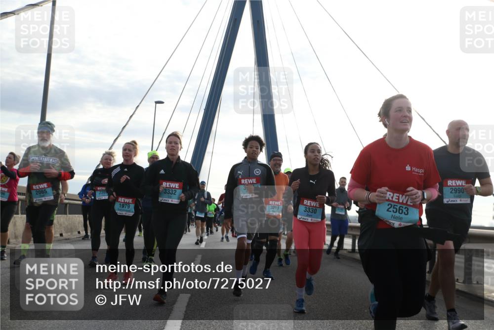 03.10.2024 - Köhlbrandbrückenlauf Jannik Wohlers http://msf.ph/oto/7275027 03.10.2024 09:32:02 Position 1 2065, 2305, 1979, 3332, 3, 3219, 3330, 2563, 2990 meine-sportfotos.de
