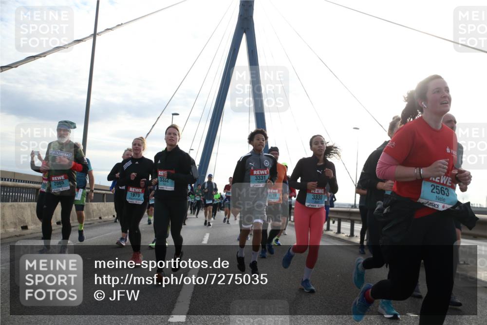 03.10.2024 - Köhlbrandbrückenlauf Jannik Wohlers http://msf.ph/oto/7275035 03.10.2024 09:32:03 Position 1 2065, 1979, 3332, 3330, 2563, 3331, 3219 meine-sportfotos.de