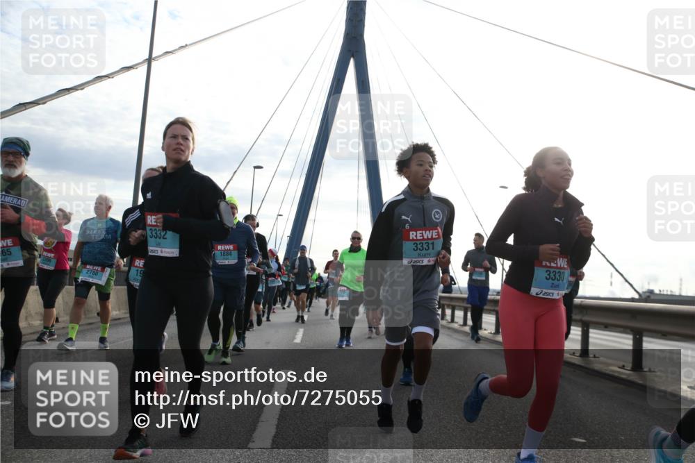 03.10.2024 - Köhlbrandbrückenlauf Jannik Wohlers http://msf.ph/oto/7275055 03.10.2024 09:32:03 Position 1 3332, 1884, 19, 65, 2396, 2780, 3331, 3330 meine-sportfotos.de
