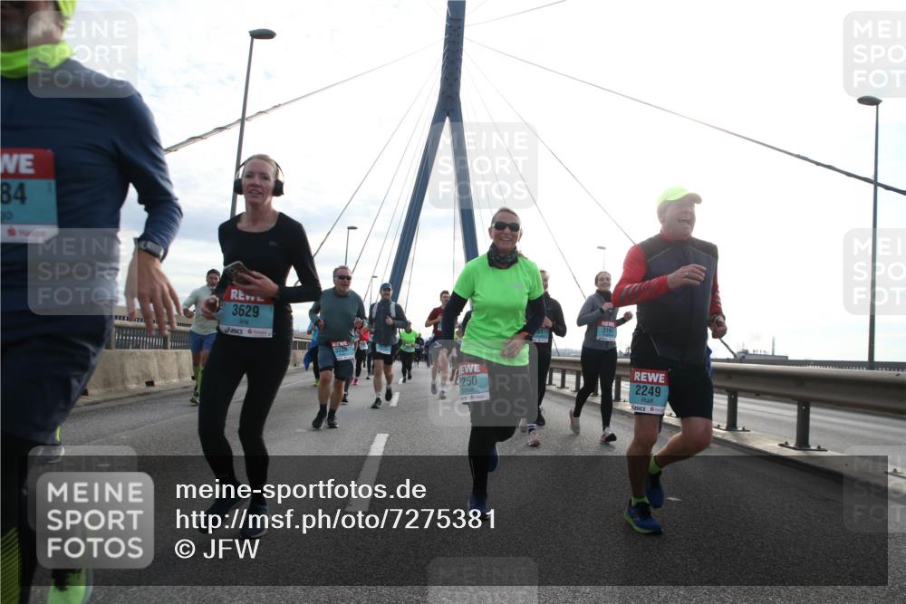 03.10.2024 - Köhlbrandbrückenlauf Jannik Wohlers http://msf.ph/oto/7275381 03.10.2024 09:32:05 Position 1 84, 20, 3629, 3339, 250, 31, 2197, 2249 meine-sportfotos.de