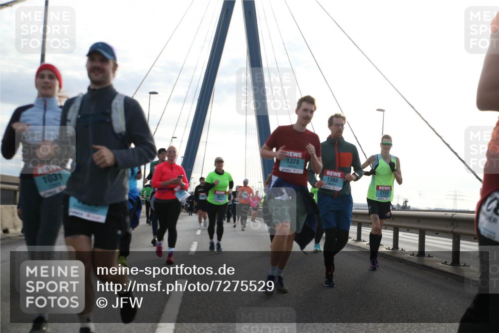 03.10.2024 - Köhlbrandbrückenlauf Jannik Wohlers http://msf.ph/oto/7275529 03.10.2024 09:32:08 Position 1 1031, 3016, 1328, 1366, 2152 meine-sportfotos.de