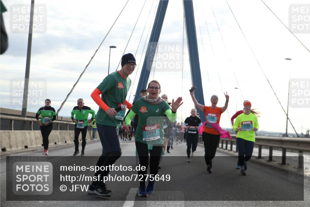 03.10.2024 - Köhlbrandbrückenlauf Jannik Wohlers http://msf.ph/oto/7275649 03.10.2024 09:32:11 Position 1 2213, 272, 2668, 2768, 2769 meine-sportfotos.de