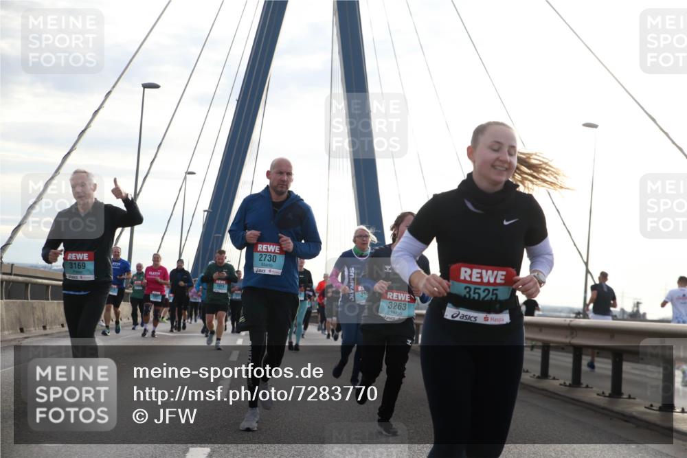 03.10.2024 - Köhlbrandbrückenlauf Jannik Wohlers http://msf.ph/oto/7283770 03.10.2024 09:32:15 Position 1 3169, 2730, 3263, 3525 meine-sportfotos.de