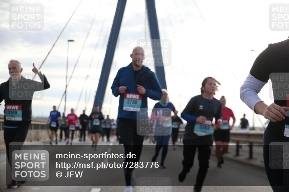 03.10.2024 - Köhlbrandbrückenlauf Jannik Wohlers http://msf.ph/oto/7283776 03.10.2024 09:32:16 Position 1 2730, 3169, 3263 meine-sportfotos.de