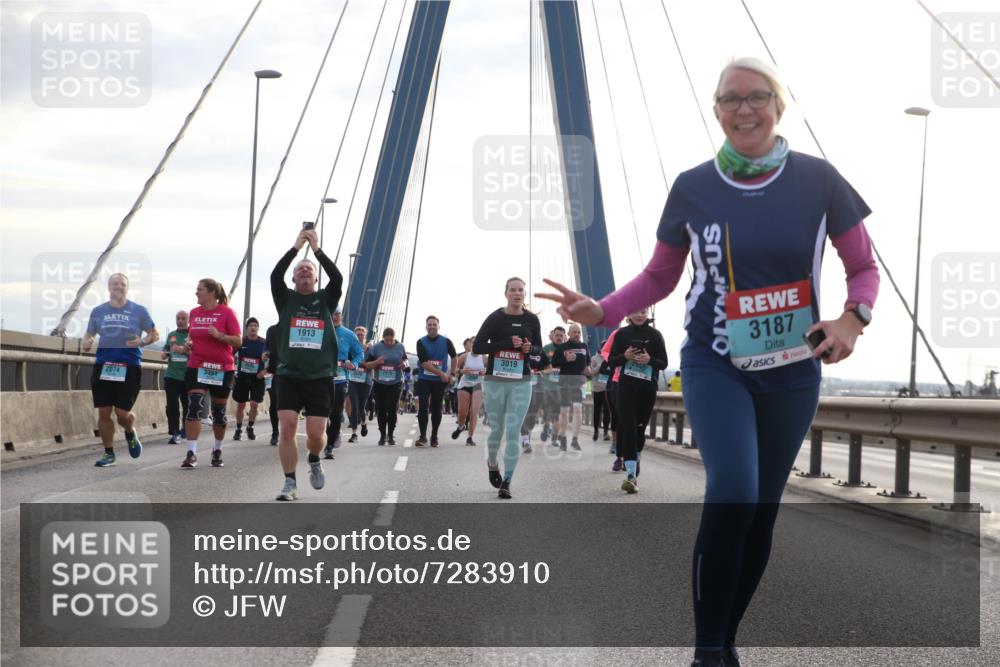03.10.2024 - Köhlbrandbrückenlauf Jannik Wohlers http://msf.ph/oto/7283910 03.10.2024 09:32:18 Position 1 1913, 2074, 3351, 3019, 3187 meine-sportfotos.de