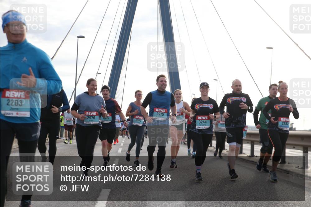 03.10.2024 - Köhlbrandbrückenlauf Jannik Wohlers http://msf.ph/oto/7284138 03.10.2024 09:32:23 Position 1 2203, 2976, 595, 2975, 60, 3244, 2699, 3570, 2352 meine-sportfotos.de