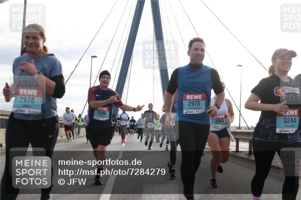 03.10.2024 - Köhlbrandbrückenlauf Jannik Wohlers http://msf.ph/oto/7284279 03.10.2024 09:32:25 Position 1 2976, 2595, 2975, 3569, 3244 meine-sportfotos.de