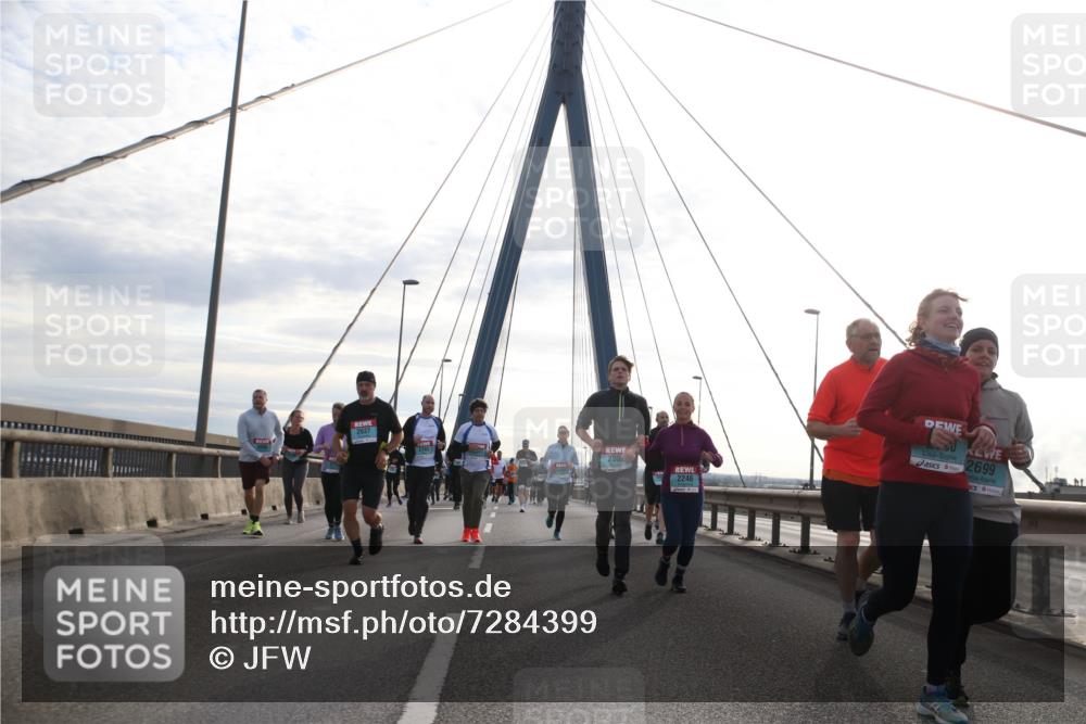 03.10.2024 - Köhlbrandbrückenlauf Jannik Wohlers http://msf.ph/oto/7284399 03.10.2024 09:32:27 Position 1 2637, 2302, 2246, 2699 meine-sportfotos.de