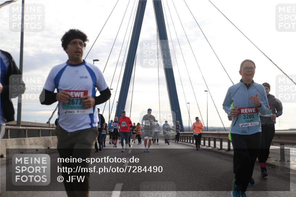 03.10.2024 - Köhlbrandbrückenlauf Jannik Wohlers http://msf.ph/oto/7284490 03.10.2024 09:32:31 Position 1 2677, 3205 meine-sportfotos.de