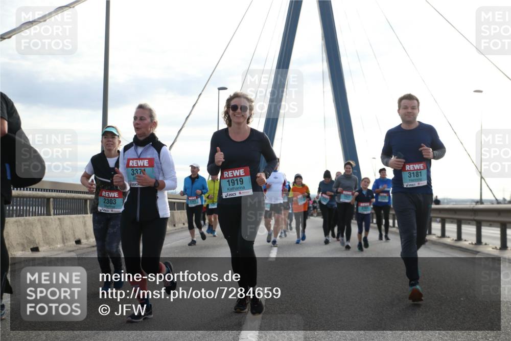 03.10.2024 - Köhlbrandbrückenlauf Jannik Wohlers http://msf.ph/oto/7284659 03.10.2024 09:32:37 Position 1 2303, 337, 1919, 1622, 2761, 3181 meine-sportfotos.de