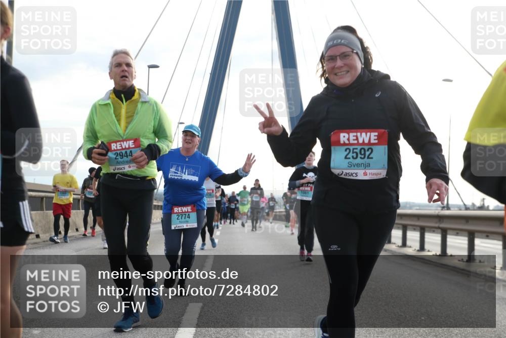 03.10.2024 - Köhlbrandbrückenlauf Jannik Wohlers http://msf.ph/oto/7284802 03.10.2024 09:32:42 Position 1 2944, 2774, 1861, 2592 meine-sportfotos.de
