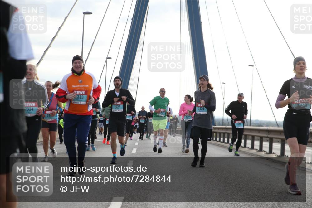 03.10.2024 - Köhlbrandbrückenlauf Jannik Wohlers http://msf.ph/oto/7284844 03.10.2024 09:32:48 Position 1 2334, 26, 333, 3037, 3425, 2275, 501, 3251, 2523, 3249 meine-sportfotos.de