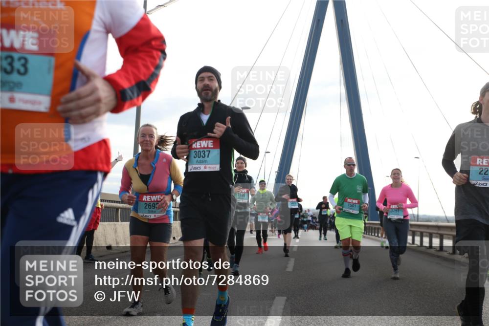 03.10.2024 - Köhlbrandbrückenlauf Jannik Wohlers http://msf.ph/oto/7284869 03.10.2024 09:32:51 Position 1 133, 2693, 3037, 1396, 3425, 1501, 3251, 22 meine-sportfotos.de
