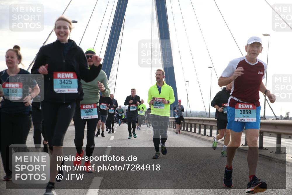 03.10.2024 - Köhlbrandbrückenlauf Jannik Wohlers http://msf.ph/oto/7284918 03.10.2024 09:32:54 Position 1 3425, 3168, 3062, 1311, 1312, 3246, 3059 meine-sportfotos.de