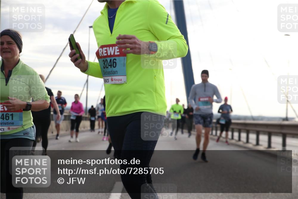 03.10.2024 - Köhlbrandbrückenlauf Jannik Wohlers http://msf.ph/oto/7285705 03.10.2024 09:32:57 Position 1 461, 12, 3246 meine-sportfotos.de