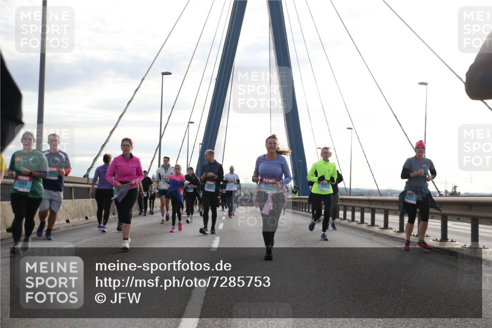 03.10.2024 - Köhlbrandbrückenlauf Jannik Wohlers http://msf.ph/oto/7285753 03.10.2024 09:33:01 Position 1 1323, 3385, 2914, 2274, 2937, 2783 meine-sportfotos.de