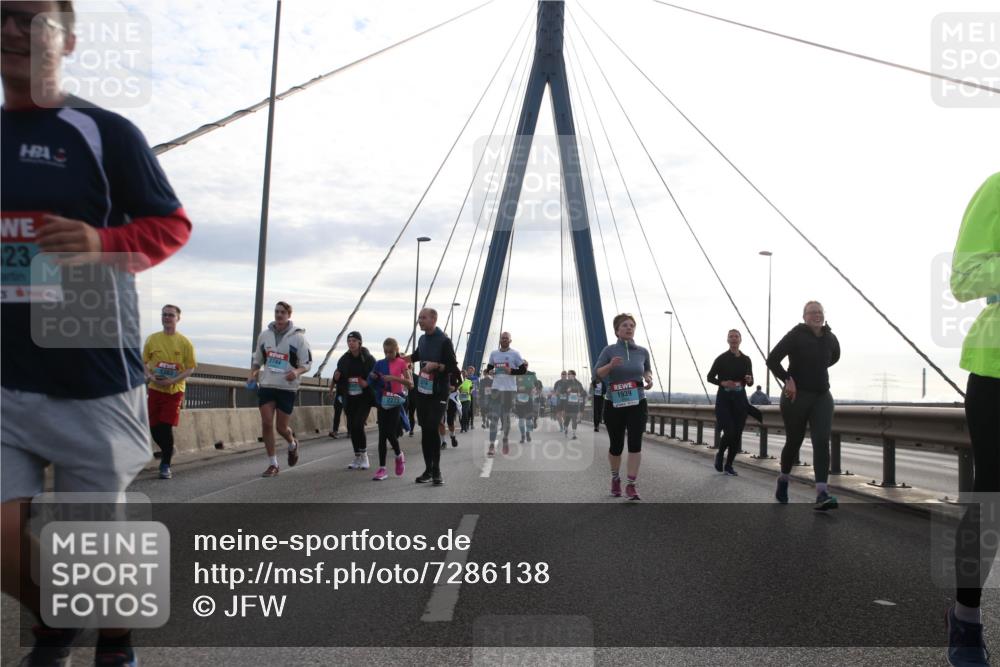 03.10.2024 - Köhlbrandbrückenlauf Jannik Wohlers http://msf.ph/oto/7286138 03.10.2024 09:33:04 Position 1 23, 2744, 1939 meine-sportfotos.de