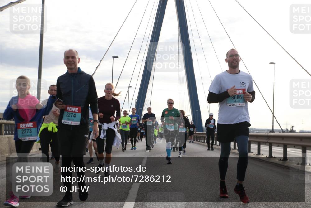 03.10.2024 - Köhlbrandbrückenlauf Jannik Wohlers http://msf.ph/oto/7286212 03.10.2024 09:33:07 Position 1 2273, 2274, 2260, 3086 meine-sportfotos.de