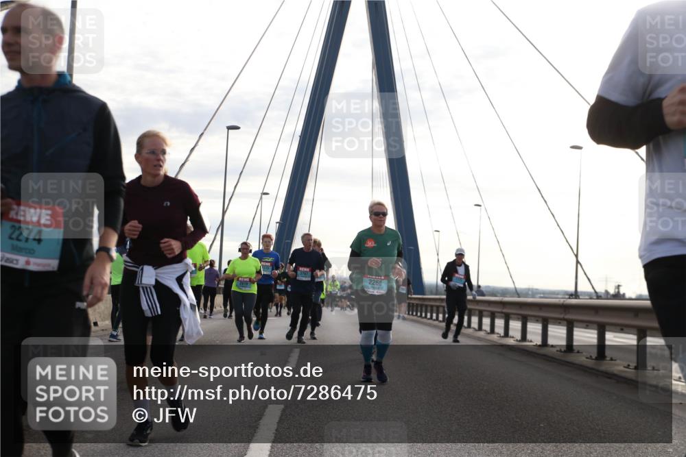 03.10.2024 - Köhlbrandbrückenlauf Jannik Wohlers http://msf.ph/oto/7286475 03.10.2024 09:33:08 Position 1 2274, 2619, 3707, 2260 meine-sportfotos.de