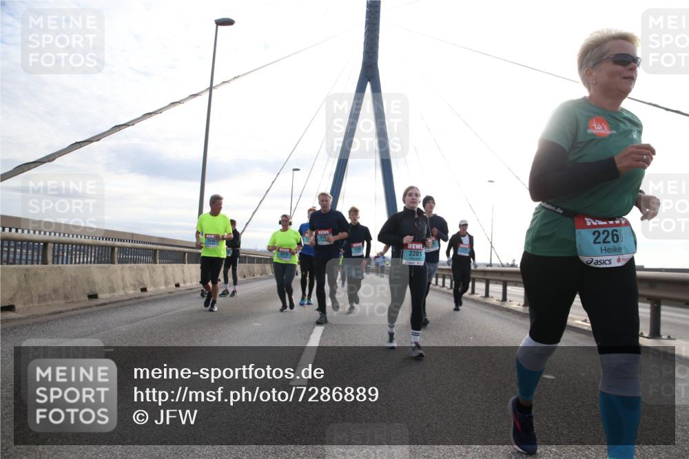 03.10.2024 - Köhlbrandbrückenlauf Jannik Wohlers http://msf.ph/oto/7286889 03.10.2024 09:33:11 Position 1 2619, 2201, 2260 meine-sportfotos.de