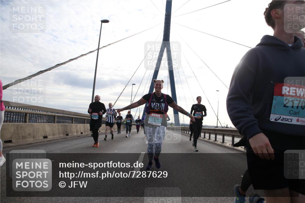 03.10.2024 - Köhlbrandbrückenlauf Jannik Wohlers http://msf.ph/oto/7287629 03.10.2024 09:33:30 Position 1 1922, 3176, 2170 meine-sportfotos.de