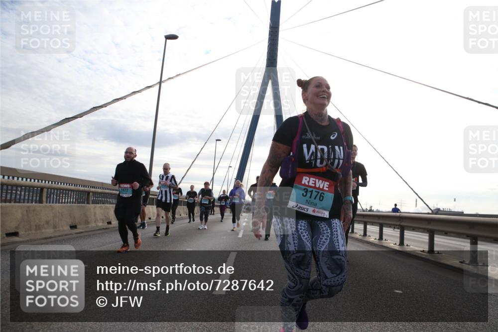 03.10.2024 - Köhlbrandbrückenlauf Jannik Wohlers http://msf.ph/oto/7287642 03.10.2024 09:33:31 Position 1 1922, 3176 meine-sportfotos.de