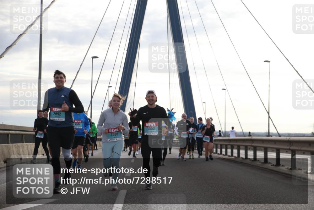 03.10.2024 - Köhlbrandbrückenlauf Jannik Wohlers http://msf.ph/oto/7288517 03.10.2024 09:33:50 Position 1 2692, 2587, 2588, 1553 meine-sportfotos.de