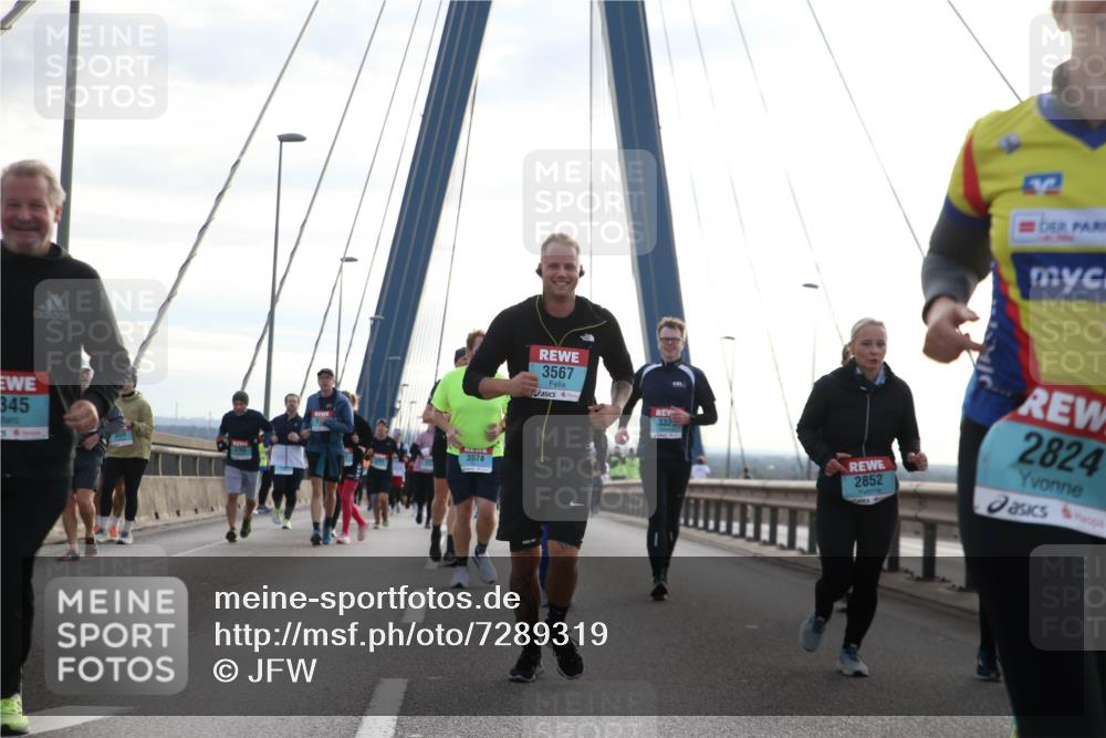 03.10.2024 - Köhlbrandbrückenlauf Jannik Wohlers http://msf.ph/oto/7289319 03.10.2024 09:33:55 Position 1 345, 3074, 3567, 3323, 2852, 2824 meine-sportfotos.de