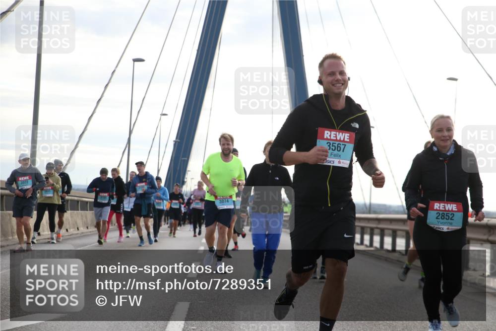 03.10.2024 - Köhlbrandbrückenlauf Jannik Wohlers http://msf.ph/oto/7289351 03.10.2024 09:33:56 Position 1 3022, 3035, 310, 3074, 3567, 2852 meine-sportfotos.de