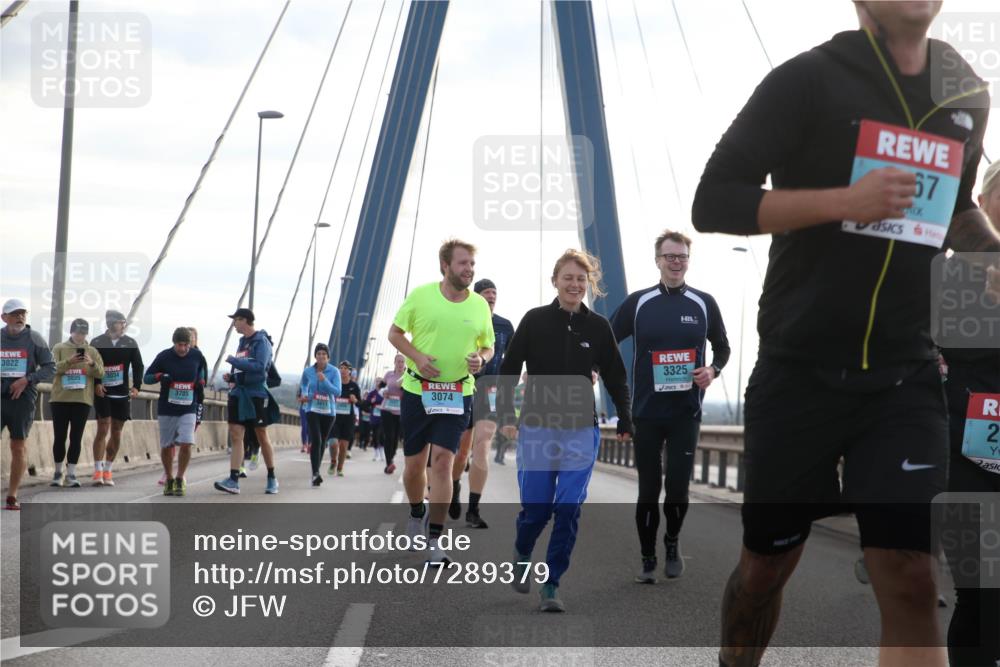 03.10.2024 - Köhlbrandbrückenlauf Jannik Wohlers http://msf.ph/oto/7289379 03.10.2024 09:33:57 Position 1 3022, 3034, 3705, 3411, 3074, 3325, 67, 215 meine-sportfotos.de