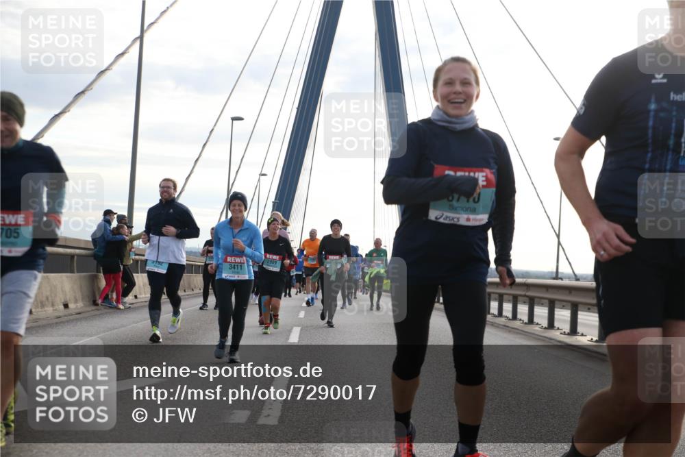 03.10.2024 - Köhlbrandbrückenlauf Jannik Wohlers http://msf.ph/oto/7290017 03.10.2024 09:34:02 Position 1 705, 2909, 3192, 3411 meine-sportfotos.de