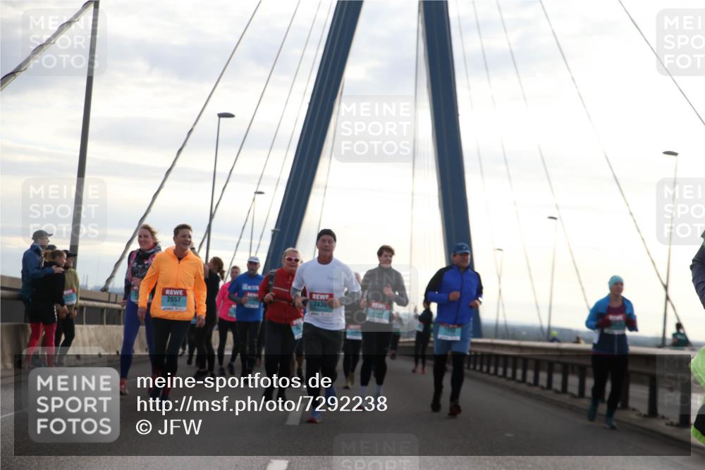03.10.2024 - Köhlbrandbrückenlauf Jannik Wohlers http://msf.ph/oto/7292238 03.10.2024 09:34:10 Position 1 2430, 2657, 3232 meine-sportfotos.de