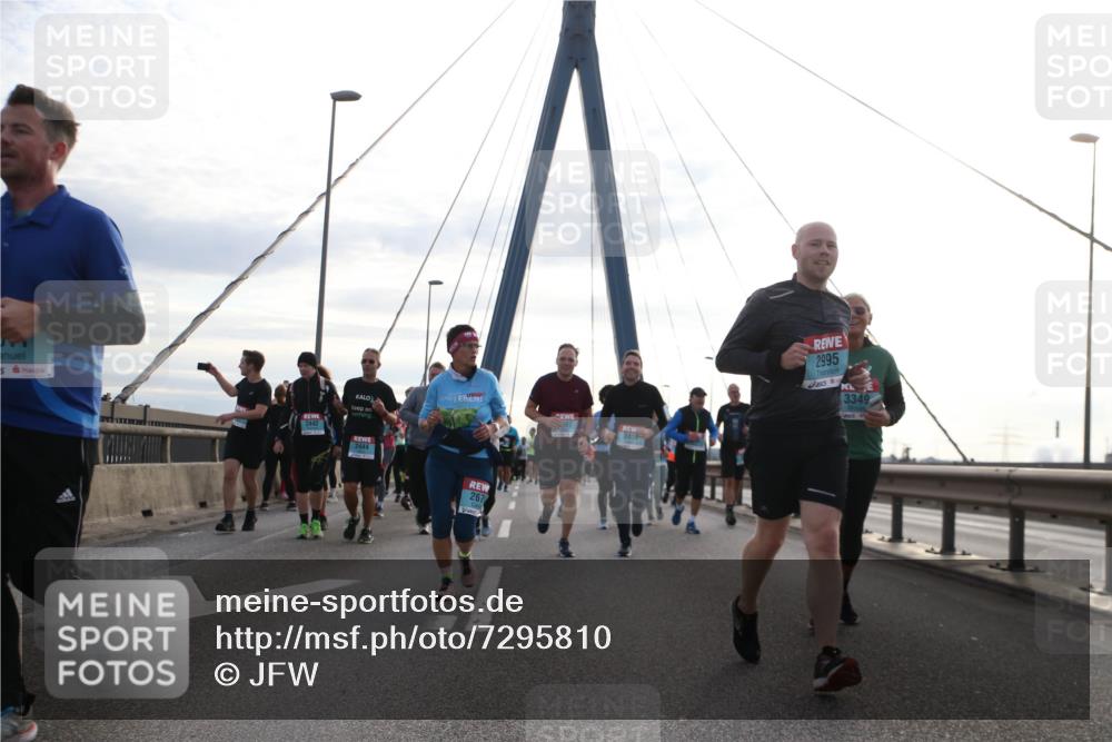 03.10.2024 - Köhlbrandbrückenlauf Jannik Wohlers http://msf.ph/oto/7295810 03.10.2024 09:34:29 Position 1 2442, 2444, 267, 307, 3439, 2995, 3349 meine-sportfotos.de