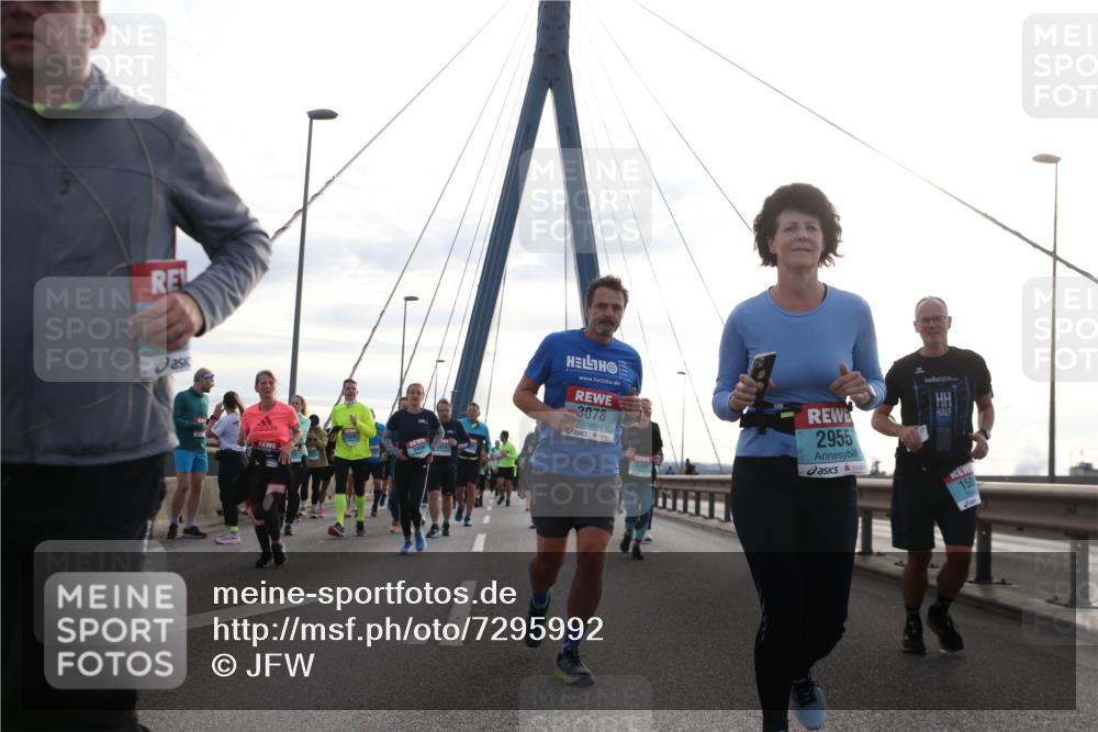 03.10.2024 - Köhlbrandbrückenlauf Jannik Wohlers http://msf.ph/oto/7295992 03.10.2024 09:34:34 Position 1 3078, 2955, 158 meine-sportfotos.de
