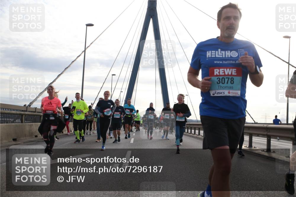 03.10.2024 - Köhlbrandbrückenlauf Jannik Wohlers http://msf.ph/oto/7296187 03.10.2024 09:34:35 Position 1 3458, 3324, 3550, 3078 meine-sportfotos.de