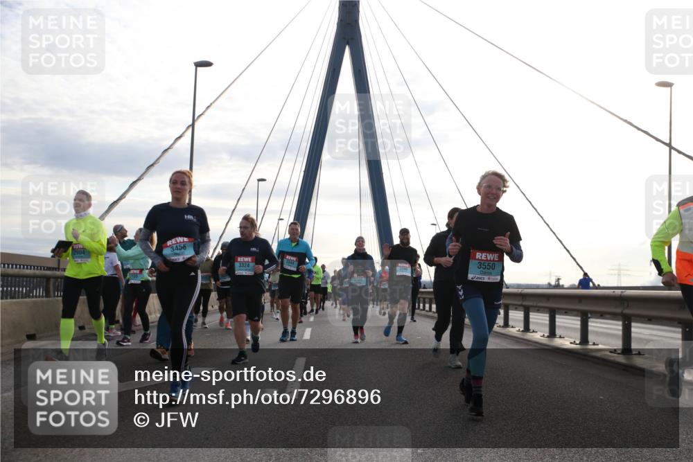 03.10.2024 - Köhlbrandbrückenlauf Jannik Wohlers http://msf.ph/oto/7296896 03.10.2024 09:34:36 Position 1 2904, 153, 3456, 3324, 2344, 3550 meine-sportfotos.de