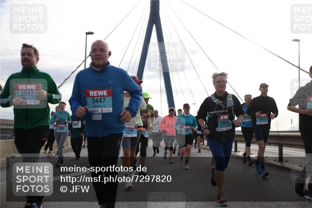 03.10.2024 - Köhlbrandbrückenlauf Jannik Wohlers http://msf.ph/oto/7297820 03.10.2024 09:34:42 Position 1 3632, 3094, 2605, 3447, 2136, 2168, 46, 2980, 2969, 2315 meine-sportfotos.de