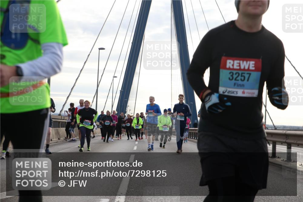 03.10.2024 - Köhlbrandbrückenlauf Jannik Wohlers http://msf.ph/oto/7298125 03.10.2024 09:34:49 Position 1 292, 4, 2778, 3257 meine-sportfotos.de