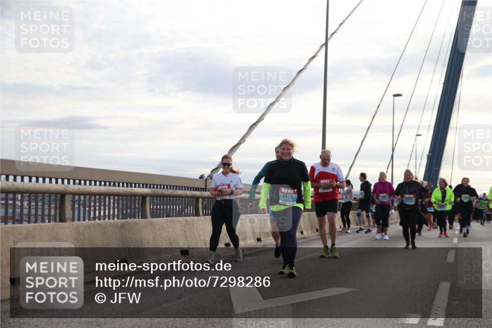 03.10.2024 - Köhlbrandbrückenlauf Jannik Wohlers http://msf.ph/oto/7298286 03.10.2024 09:34:53 Position 1 1377 meine-sportfotos.de