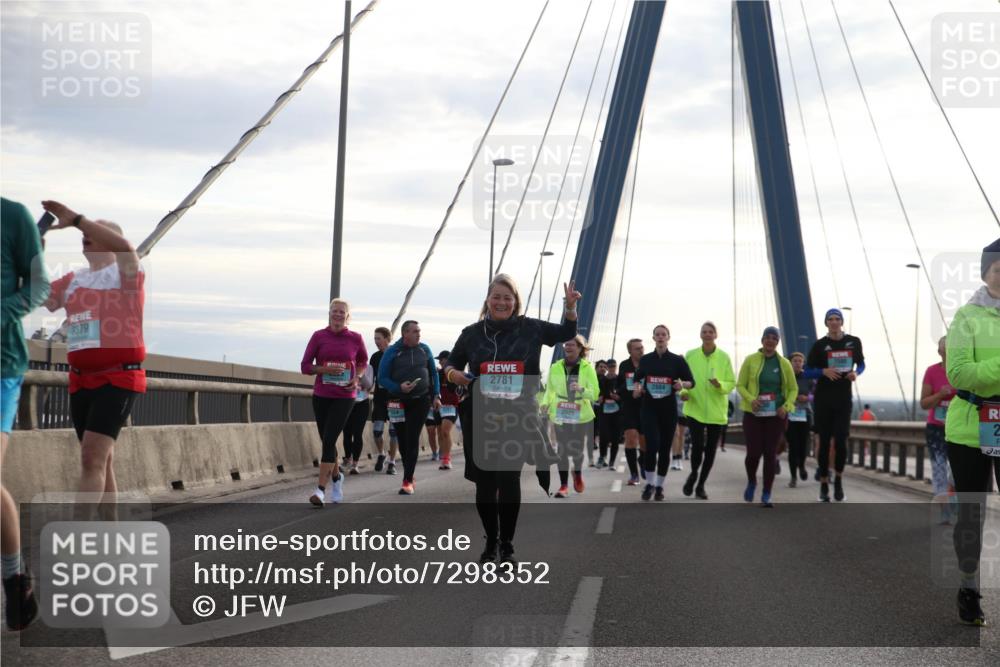 03.10.2024 - Köhlbrandbrückenlauf Jannik Wohlers http://msf.ph/oto/7298352 03.10.2024 09:34:55 Position 1 3379, 524, 2781, 2525, 2884, 2 meine-sportfotos.de