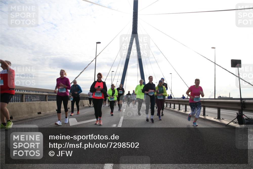 03.10.2024 - Köhlbrandbrückenlauf Jannik Wohlers http://msf.ph/oto/7298502 03.10.2024 09:34:58 Position 1 3559, 884, 2256, 3101 meine-sportfotos.de