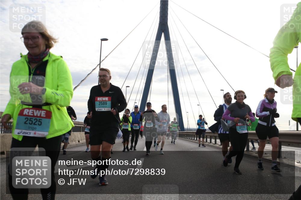 03.10.2024 - Köhlbrandbrückenlauf Jannik Wohlers http://msf.ph/oto/7298839 03.10.2024 09:35:02 Position 1 2525, 2589, 2698, 2113 meine-sportfotos.de
