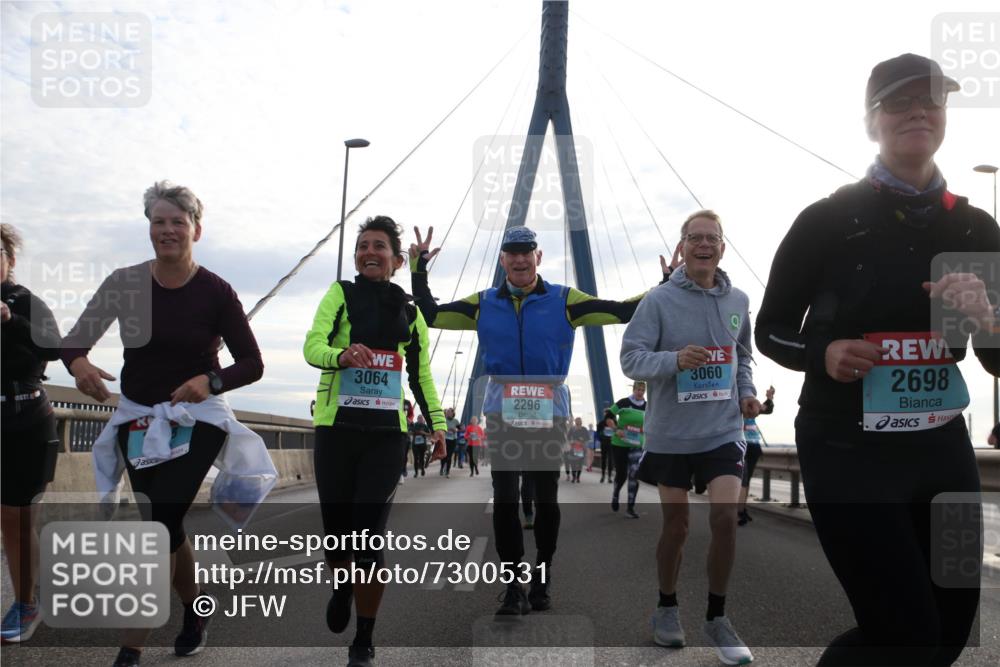 03.10.2024 - Köhlbrandbrückenlauf Jannik Wohlers http://msf.ph/oto/7300531 03.10.2024 09:35:05 Position 1 3064, 2296, 3060, 2698 meine-sportfotos.de