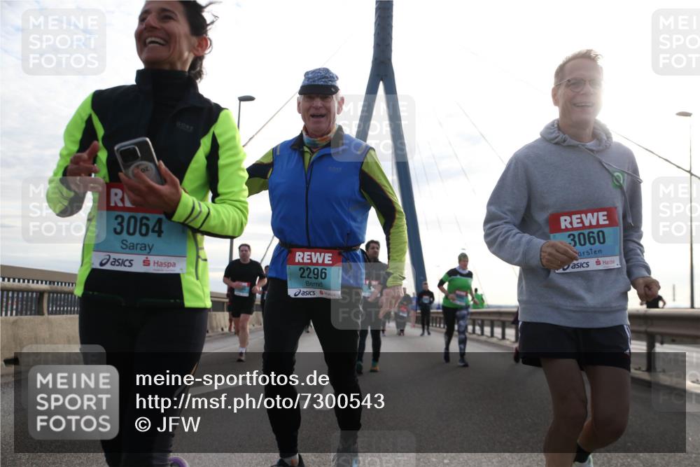 03.10.2024 - Köhlbrandbrückenlauf Jannik Wohlers http://msf.ph/oto/7300543 03.10.2024 09:35:05 Position 1 3064, 2296, 3060 meine-sportfotos.de